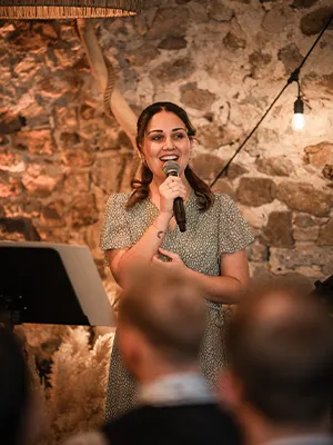 Kerstin Breuer singt live bei einer Trauung
